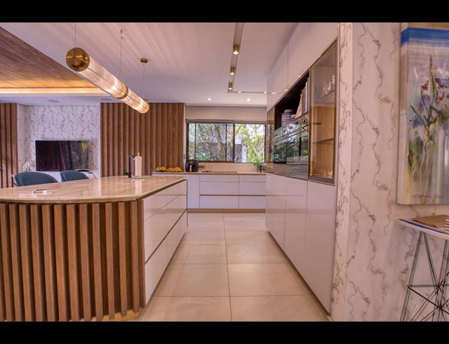 4 BEDROOM HOUSE FOR SALE IN ZIMBALI ESTATE